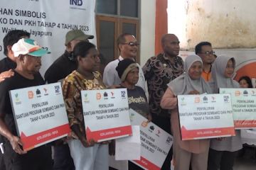 Pos Indonesia salurkan bantuan ke 35 ribu PKH di Jayapura
