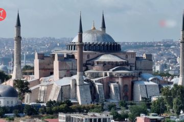 Wisatawan asing wajib bayar tiket masuk ke Hagia Sophia tahun depan