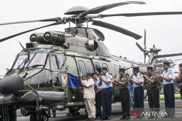 Menhan Prabowo serahkan delapan unit helikopter H225M ke TNI AU