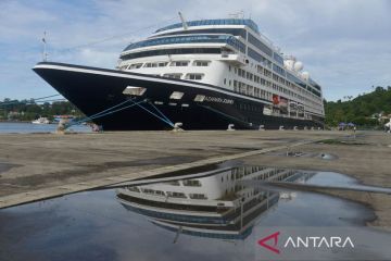 FOTO - Kapal pesiar Azamara Journey kunjungi Sabang