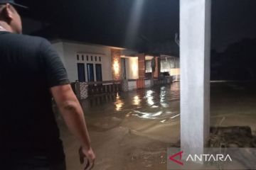 Ratusan rumah warga di Panapa Lubuk Sikaping terendam banjir