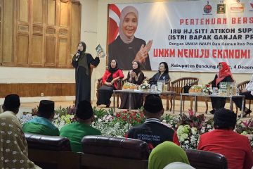 Siti Atikoh: Pemimpin punya keluarga kuat, pasti warga bahagia