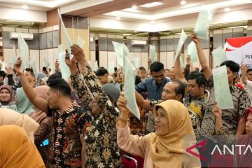 BPN Sumatera Barat mulai serahkan 11.000 sertifikat PTSL