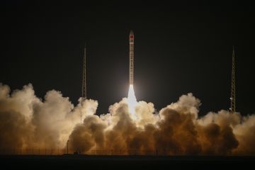 Roket komersial China CERES-1 Y9 kirim satelit baru ke orbit senja