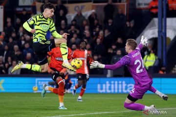 Arsenal naik ke peringkat pertama setelah kalahkan Brighton 2-0