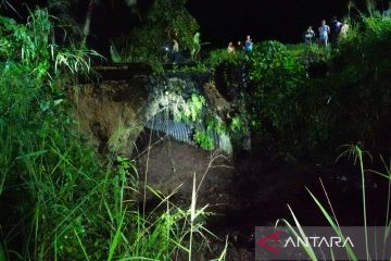 Banjir lahar terjang Kabupaten Tanah Datar pascaerupsi Gunung Marapi