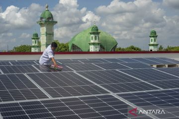 Pembangkit listrik tenaga surya terpasang di pasar tradisional Klaten