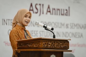 Siti Atikoh berpidato dua bahasa sampaikan potensi kerja sama