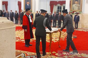 Presiden saksikan pengucapan sumpah Ridwan Mansyur sebagai Hakim MK