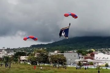 Tim terjun payung TNI AL gelar latihan persiapan Hari Nusantara 2023