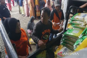 Pemkot Pekalongan gelar bazar sembako subsidi atasi kenaikan harga