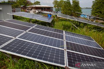 Memanen energi matahari di Pulau Mecan Batam