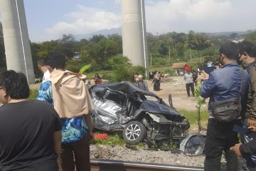 Kecelakaan kereta dengan mobil di Bandung Barat, dua orang tewas