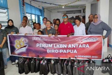 ANTARA Papua bagi 30 paket hadiah kepada penghuni Yayasan Tunanetra