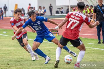 PSIS Semarang melawan Madura United