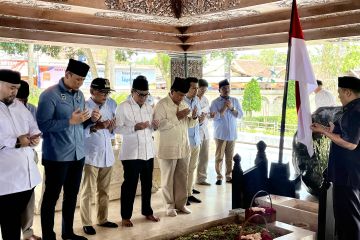 Prabowo, AHY, dan Didi Mahardika ziarah ke Makam Bung Karno di Blitar