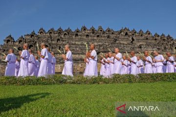 Pabbajja Samanera Sementara di Candi Borobudur