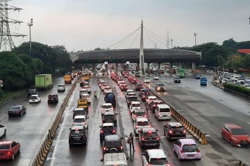 Tiga juta kendaraan diprediksi melintas di Tol Tangerang-Merak