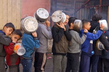 Air dari Mesir mulai mengalir, rasanya seperti gula, kata warga Gaza