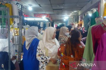 Pembeli di Tanah Abang lebih puas belanja langsung dibanding "online"