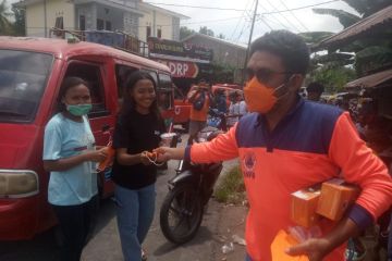 BPBD Flores Timur bagikan masker paacaerupsi gunung Lewotobi Laki-laki