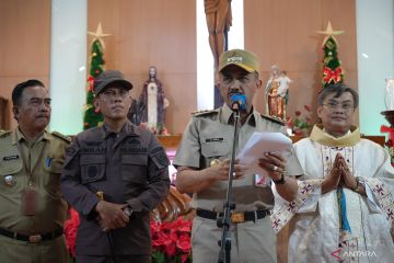 Pemkot Jaktim pantau pengamanan malam Natal di dua gereja