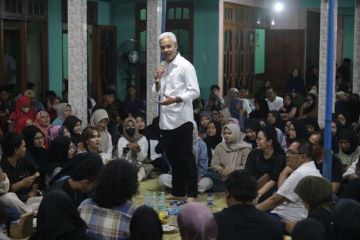 Ganjar Pranowo paparkan Program Internet Gratis ke milenial Sragen