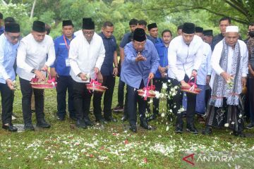 SBY safari politik ziarah di kuburan massal korban Tsunami Aceh