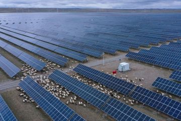 Proyek fotovoltaik 900 MW diluncurkan di Dataran Tinggi Qinghai-Tibet