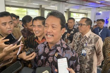 Menteri Trenggono bagi-bagi ikan gratis jelang libur tahun baru