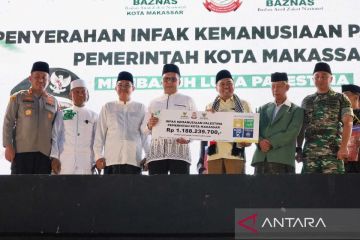 Pemkot Makassar serahkan bantuan Palestina Rp1,18 miliar ke Basnaz RI