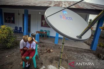 BTS 4G di daerah 3T diresmikan hingga waspada gawai terlalu murah