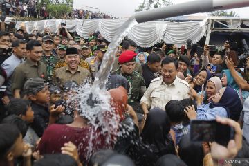 Prabowo resmikan proyek bantuan air bersih di Sukabumi