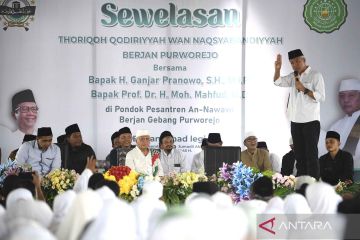 Capres  Ganjar Pranowo silaturahim ke Pondok Pesantren An-Nawawi.