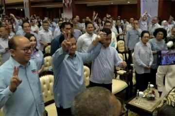 Hadiri rakornas TKN-TKD, Prabowo gelorakan semangat demokrasi santun
