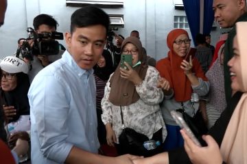 Gibran janjikan KIS Lansia kepada warga Cempaka Putih