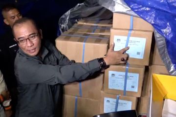 Ketua KPU RI cek proses sortir surat suara KPU Kota Denpasar