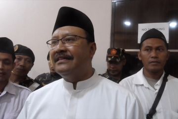 Ketua NU Jatim KH Marzuki Mustamar diberhentikan