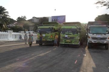 Pemkot Bogor uji kekuatan Jembatan Otista dengan sembilan truk