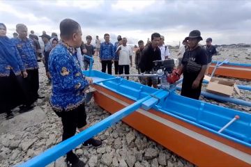 Pemkot Palu serahkan bantuan 62 perahu untuk nelayan Teluk Palu