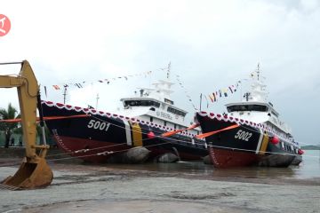 KKP meluncurkan dua kapal tercepat untuk Natuna dan Aru