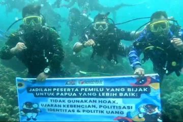 TNI-Polri deklarasi "Netralitas Pemilu Damai" di dasar Laut Jayapura