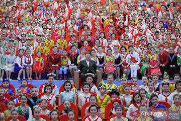Kim Jong Un rayakan tahun baru bersama pelajar di Pyongyang