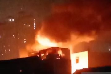 100 orang menerima dampak kebakaran di Taman Sari Jakarta Barat