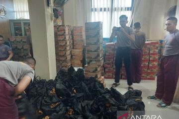 Polda Sumsel bantu 480 paket bahan pangan korban banjir Muratara