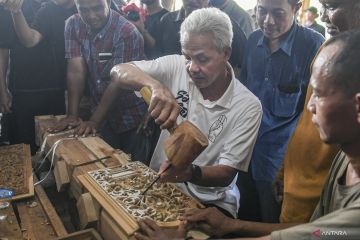 Ganjar: KPU harus tindaklanjuti WNI Malaysia tidak terdaftar pemilih