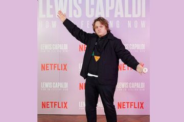 Tahun baru, Lewis Capaldi bagikan kabar soal kesehatan dan album