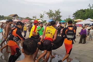 Basarnas evakuasi jasad wisman Uzbekistan terseret arus di Pantai Kuta