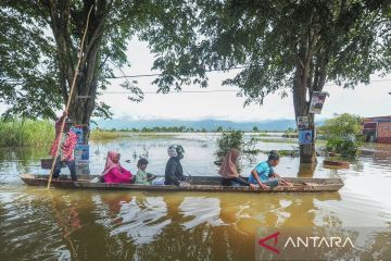 Banjir masih menggenangi ribuan rumah di Sungai Penuh