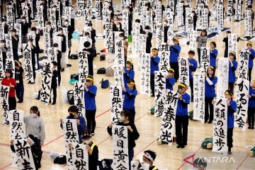 Kontes kaligrafi meriahkan tahun baru di Jepang